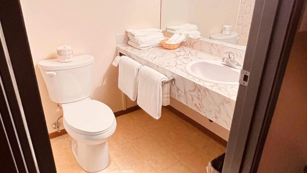 פורט הארדי Airport Inn מראה חיצוני תמונה