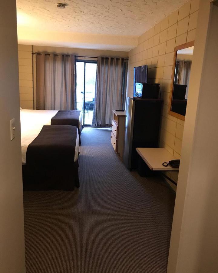 פורט הארדי Airport Inn מראה חיצוני תמונה